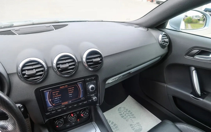 Audi TT cena 29900 przebieg: 121825, rok produkcji 2010 z Ryn małe 742